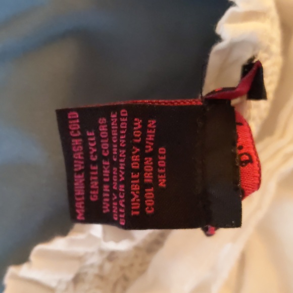 It's pink, white ruched top with elastic in back, puffy sleeves crop top size L - Picture 10 of 10